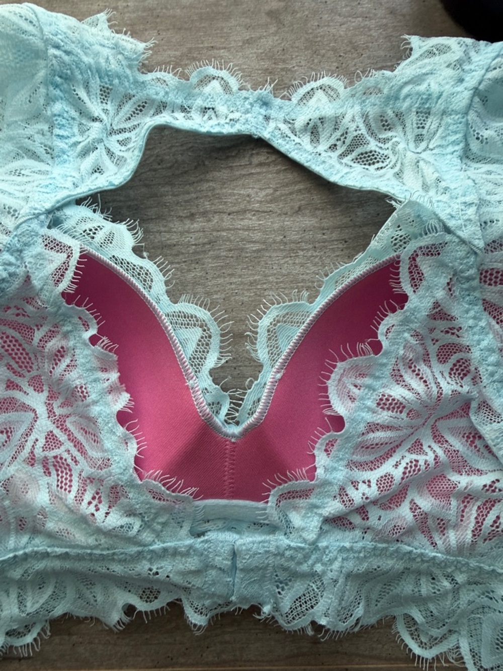 PINK Victoria's Secret Scalloped Lace Push-Up Bra in Pale Blue - Picture 5 of 6